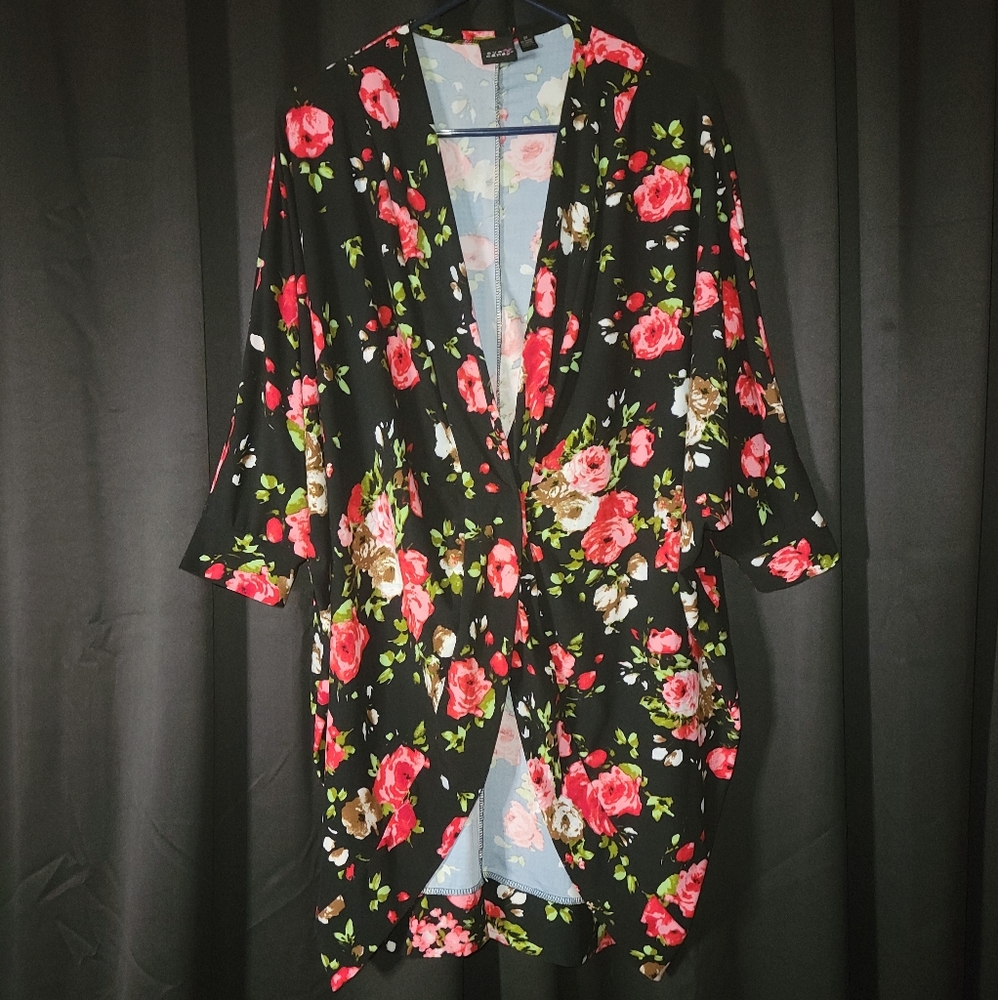 Eye Candy Med- 2XL Long Cardigan Open Front Roses on Black Tight Sleeves Loose